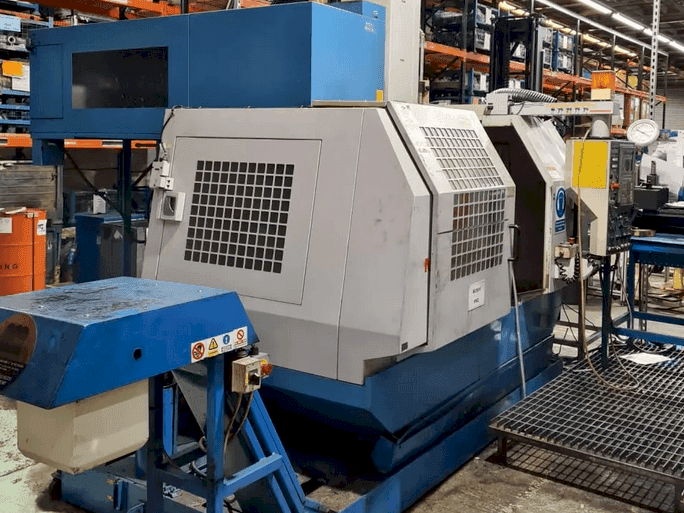 Čelní pohled  na Matsuura MC-800VF  stroj