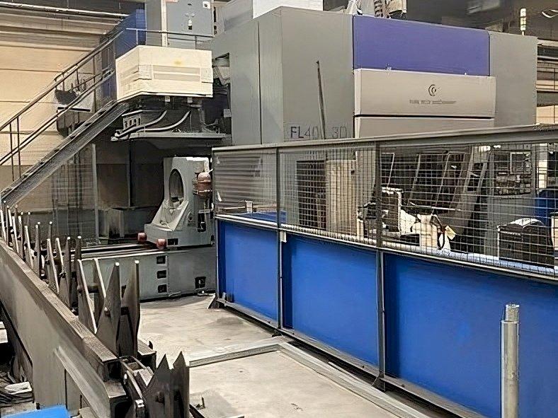 Čelní pohled  na Tube Tech Machinery FL 400 3D  stroj