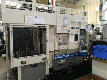 Levý pohled  na Okuma SPACE TURN LB250T stroj