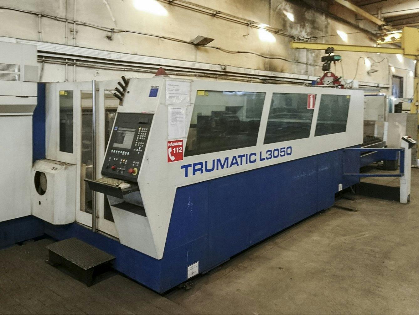 Levý pohled  na Trumpf Trumatic L3050 stroj