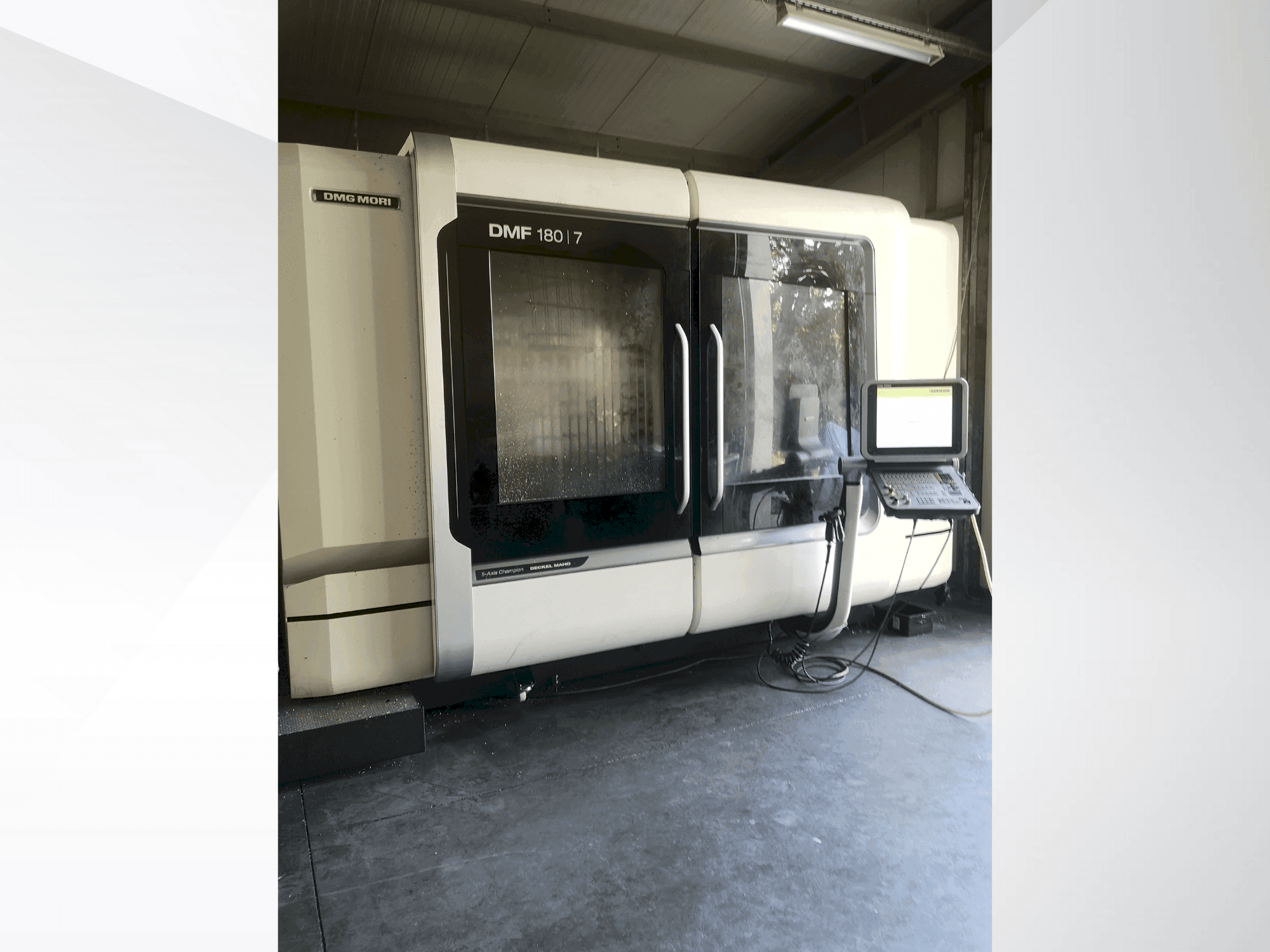 Čelní pohled na DMG MORI DMF 180/7 stroj